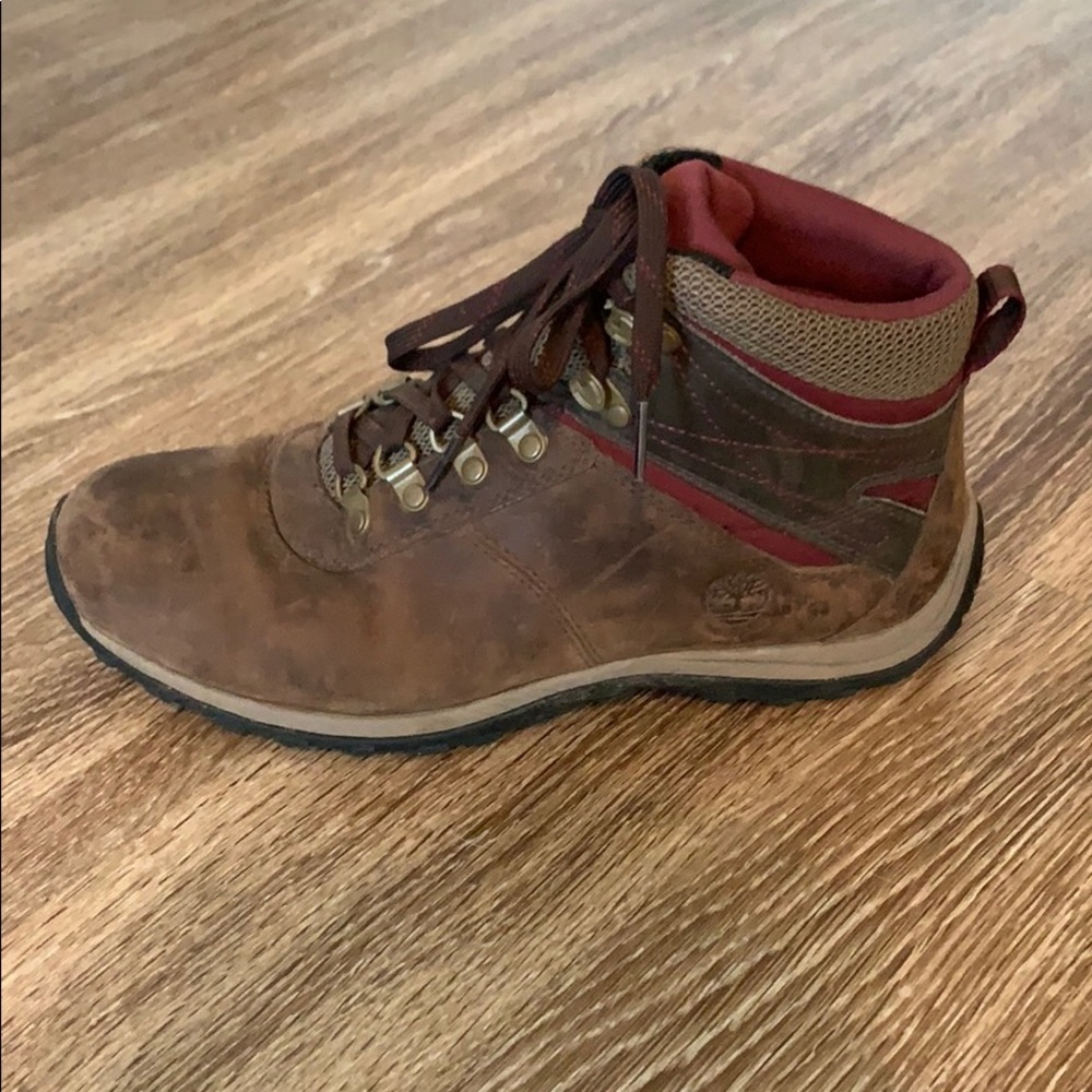 Hiking Boots: Woman’s Timberland Norwood